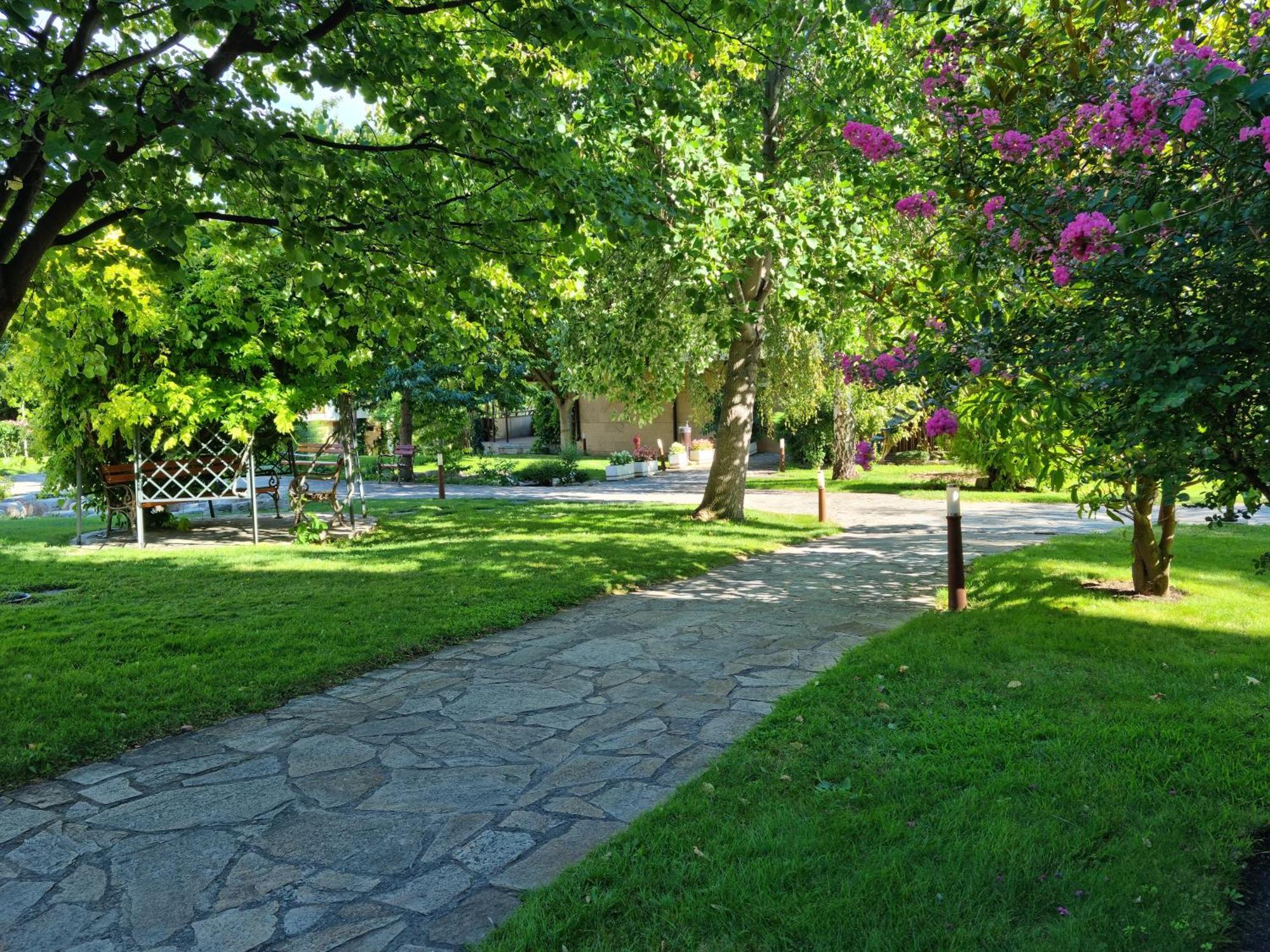 Апартамент Ния, Райска Градина / Garden Of Eden Свети Влас Екстериор снимка